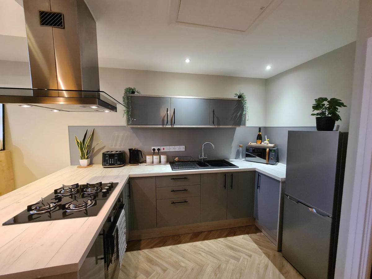 Modern 1 Bed Apartment Next To Beach And Golf Course Ланели Екстериор снимка