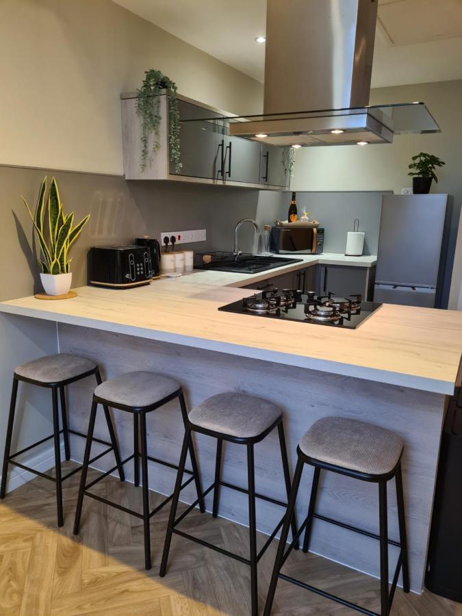 Modern 1 Bed Apartment Next To Beach And Golf Course Ланели Екстериор снимка
