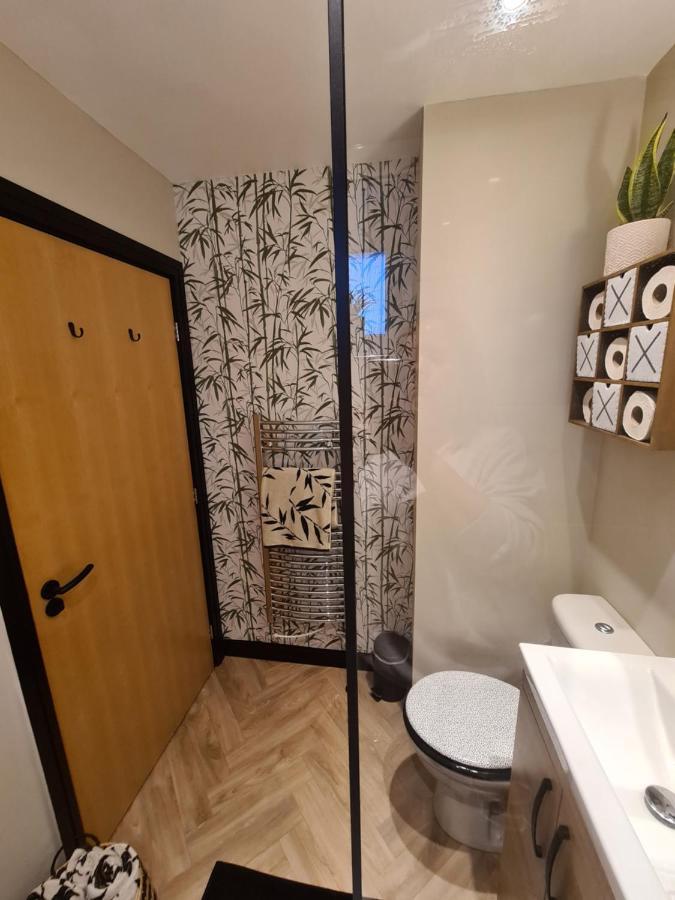 Modern 1 Bed Apartment Next To Beach And Golf Course Ланели Екстериор снимка