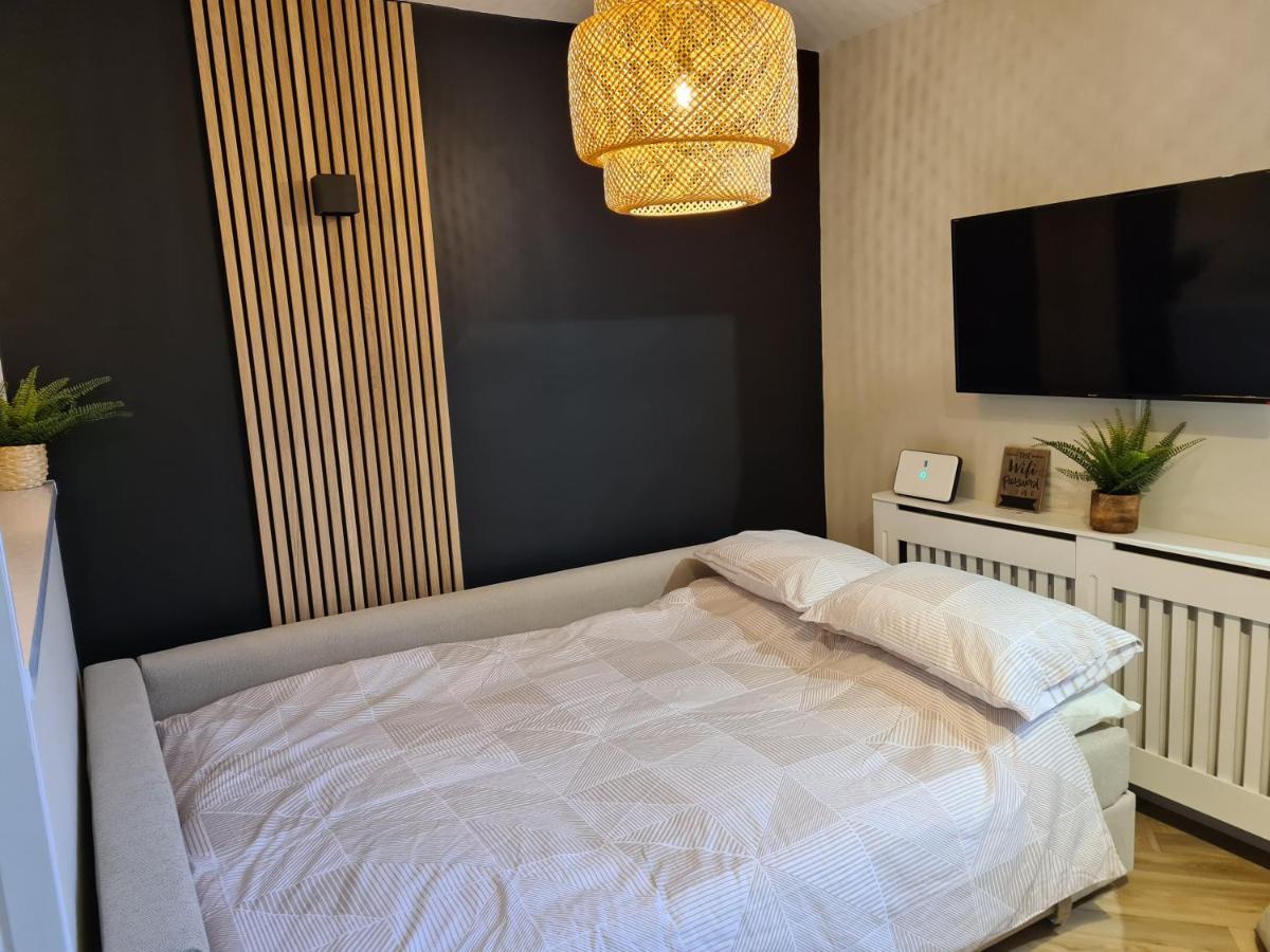 Modern 1 Bed Apartment Next To Beach And Golf Course Ланели Екстериор снимка