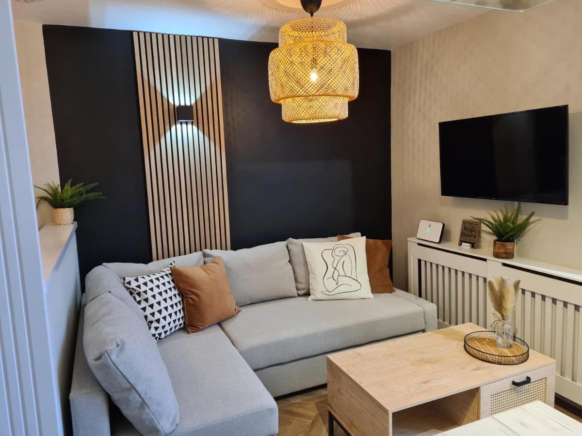 Modern 1 Bed Apartment Next To Beach And Golf Course Ланели Екстериор снимка