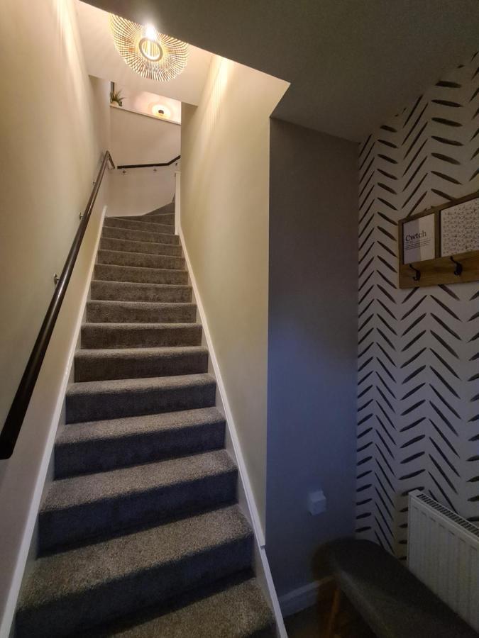 Modern 1 Bed Apartment Next To Beach And Golf Course Ланели Екстериор снимка